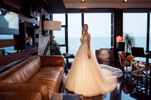 https://elisebride.ro/images/stories/virtuemart/product/VWD-SL09       (1).jpg